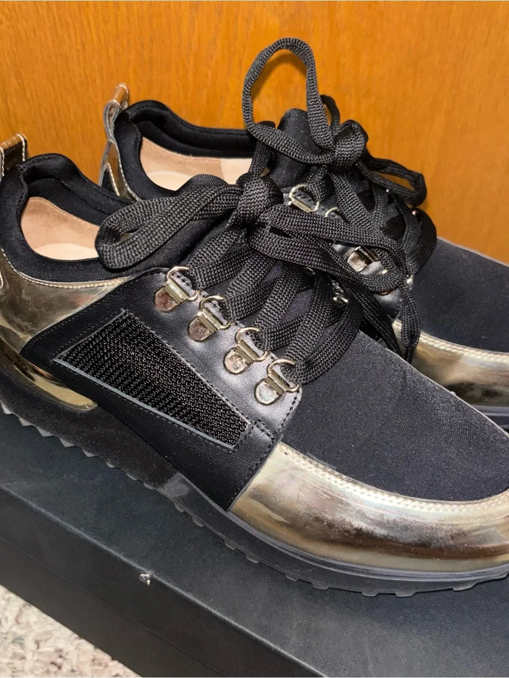 Vinci Leather Women's Black & Gold Fashion Sneakers